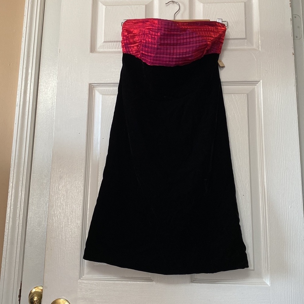 VTG 80’s Black Velvet Hot Pink Metallic Strapless Mini Dress